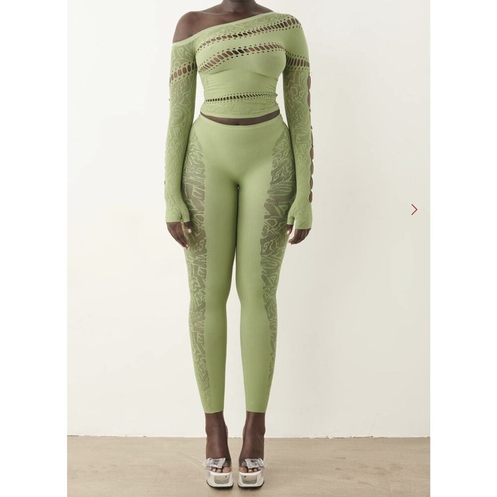 Poster Girl Ivy Top & legging SET Sativa Olive Green One Size Off Shoulder